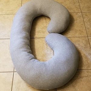 Maternity body pillow